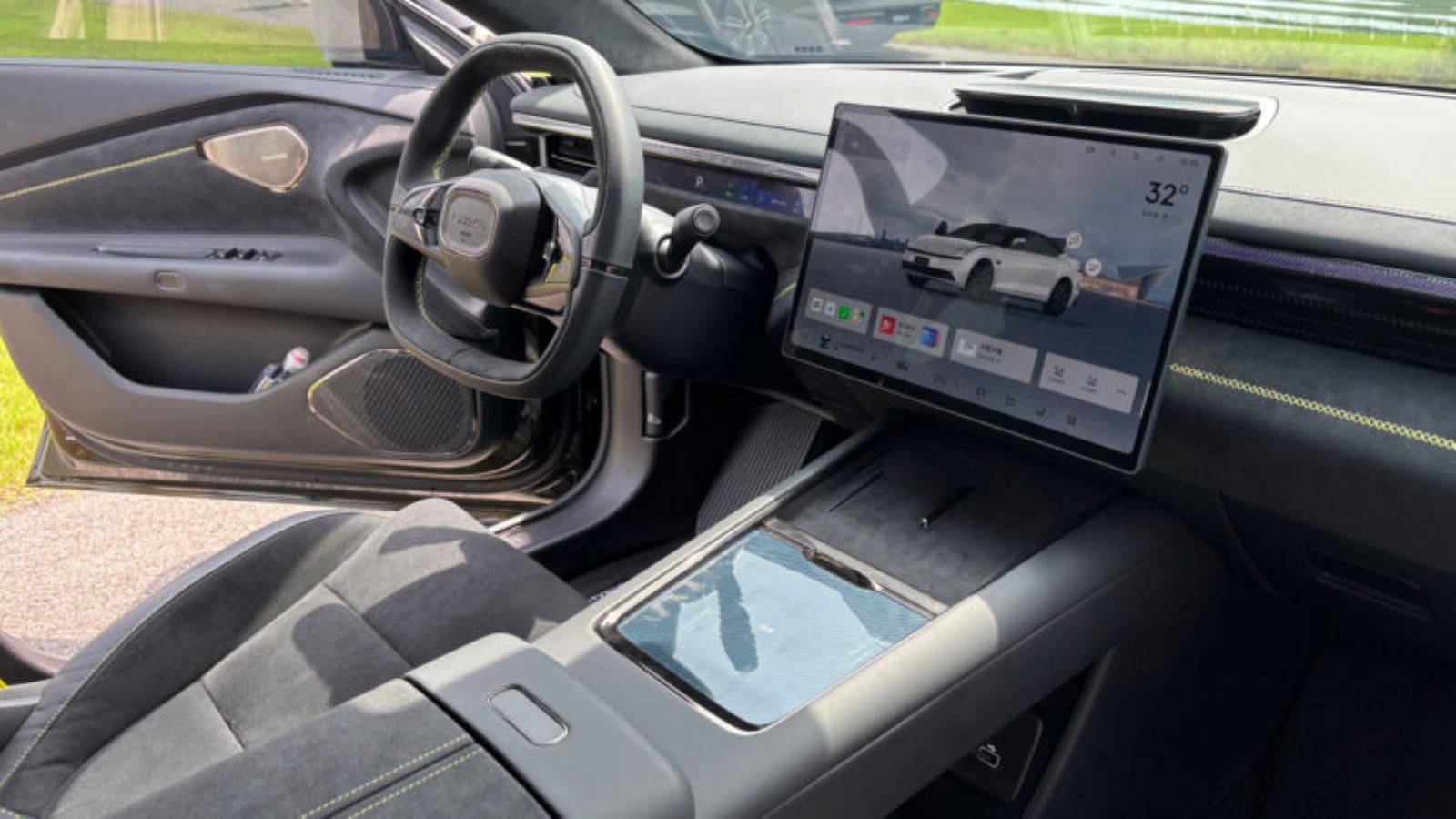 Lynk & Co 10 EM-P: Πεντάμετρο Plug-in υβριδικό σεντάν με 530 άλογα 